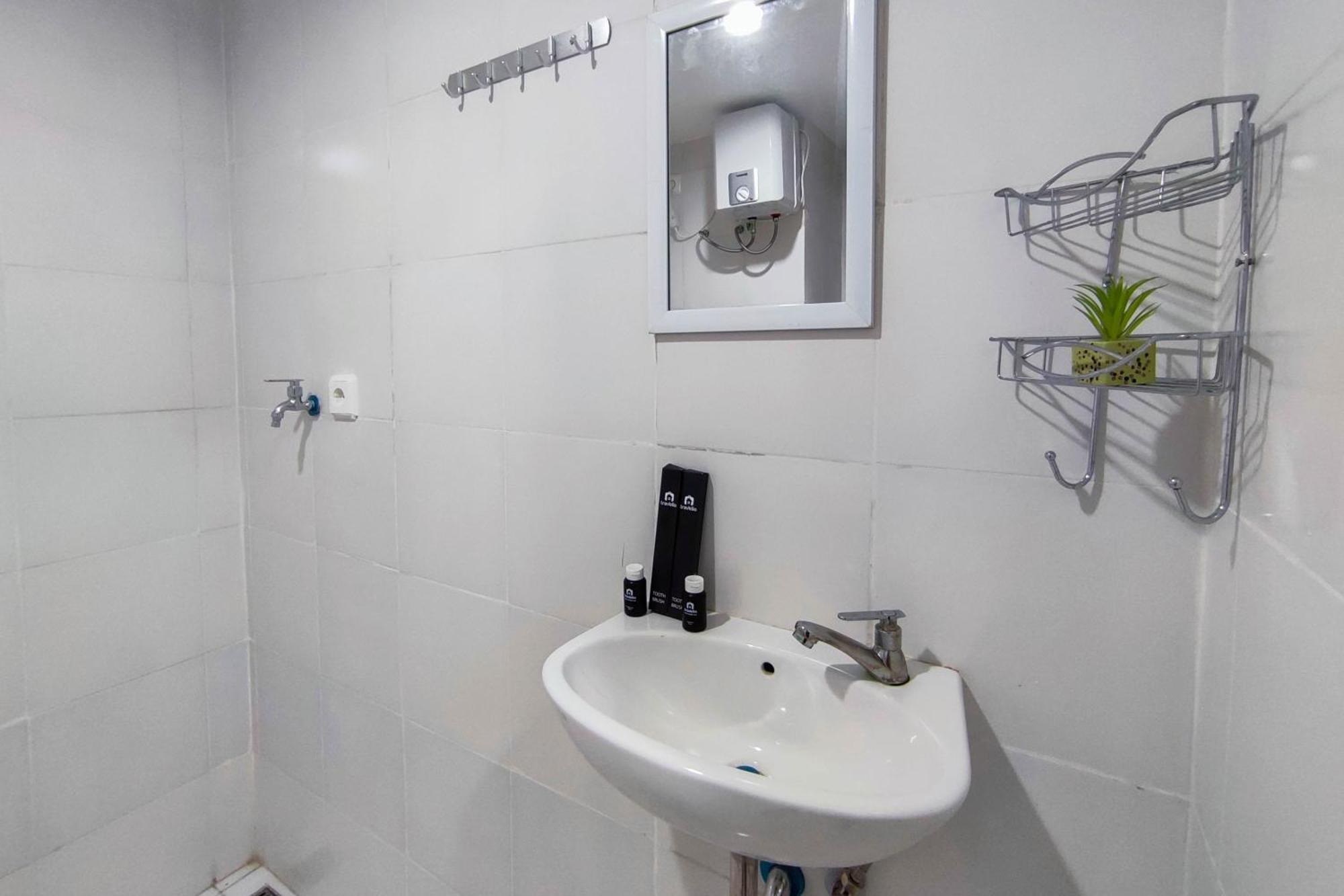 Comfort And Well Design At Paltrow By Travelio Apartemen Semarang